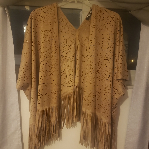 Jacket_Poncho - Picture 1 of 5